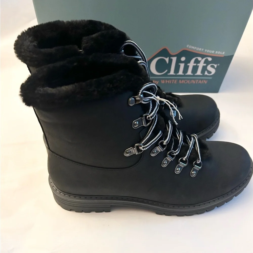 Cliff By White Mountain Woman’s Tie Up Boots Size 9 NIB